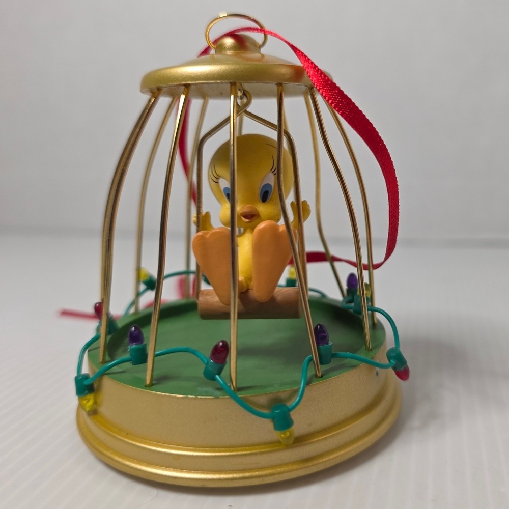 Hallmark Tweety Bird Ornament Small Gold Fair condition needs work